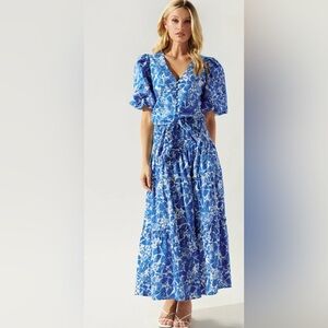 NWT Sugarlips Blue and White Marina Floral Crop Top and Tiered Skirt Set - Large